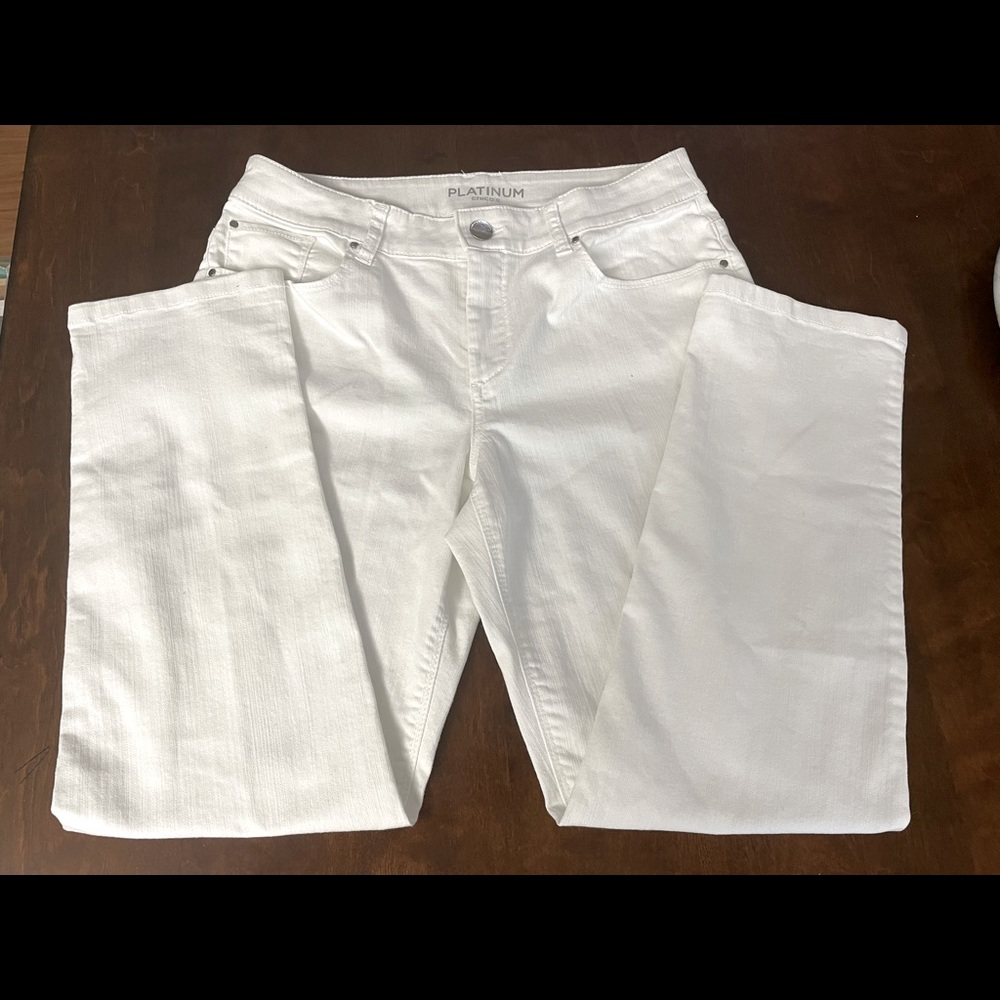 CHICO’s White jeans EUC, petite ankle size 1 (M/8)